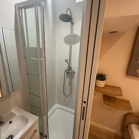 Appartement Modern And Warm Fully Renovated Split Level Apart Steps Away From The Grands Boulevard Paris